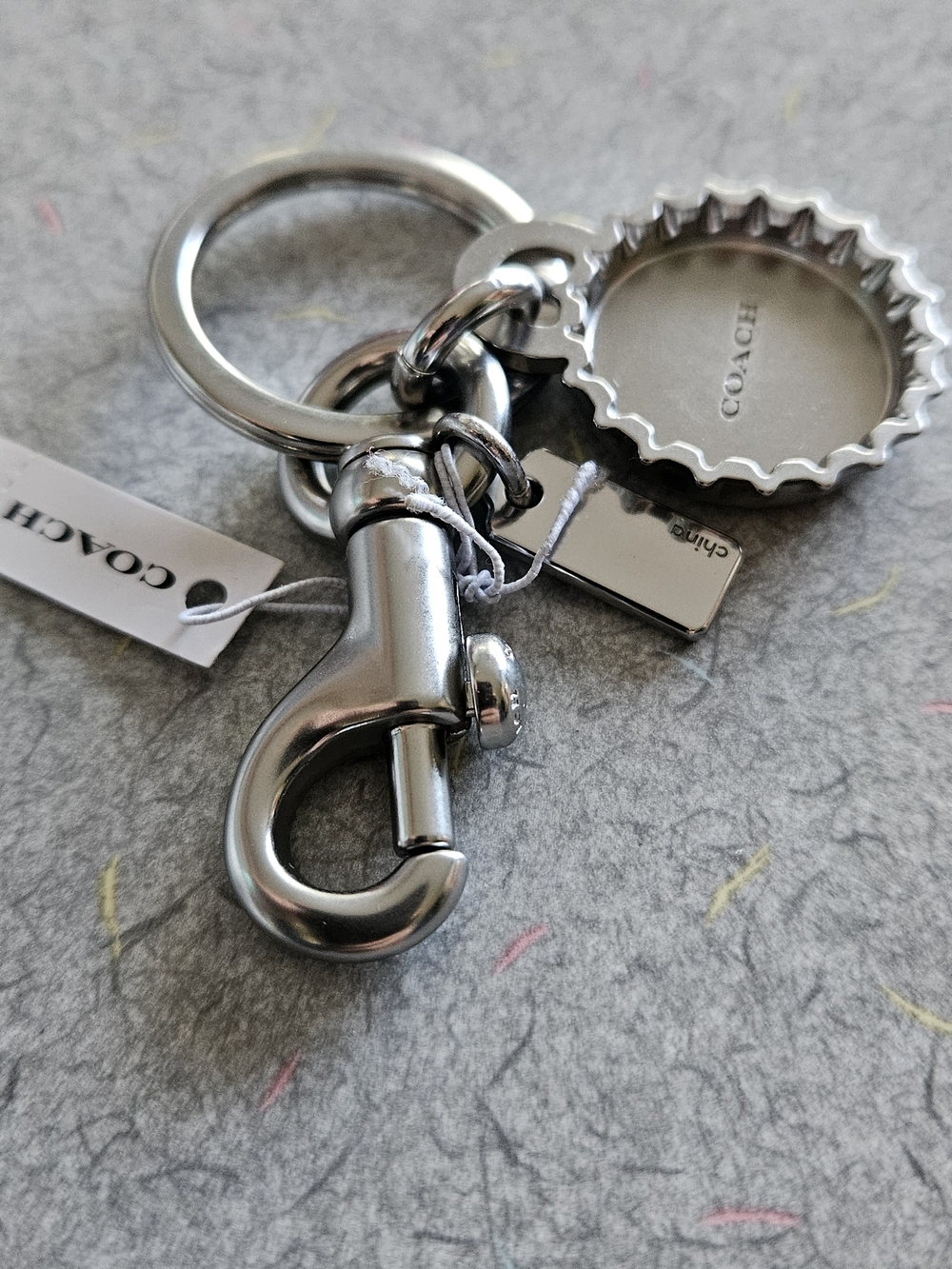 COACH BOTTLE CAP KEYRING - Picture 7 of 9